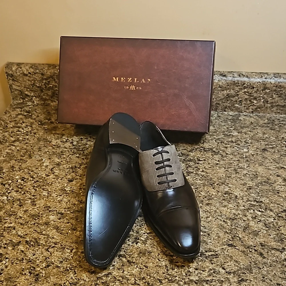 New Men Size 10.5 Mezlan Brown and Tan Shoes - Picture 1 of 6